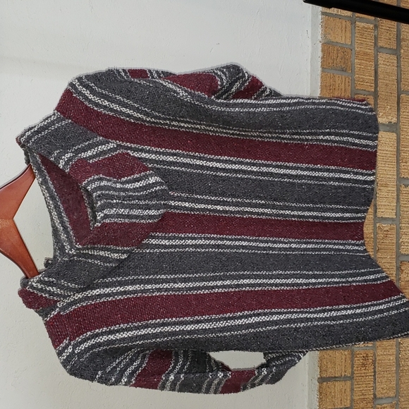 Used pull over - Picture 3 of 4